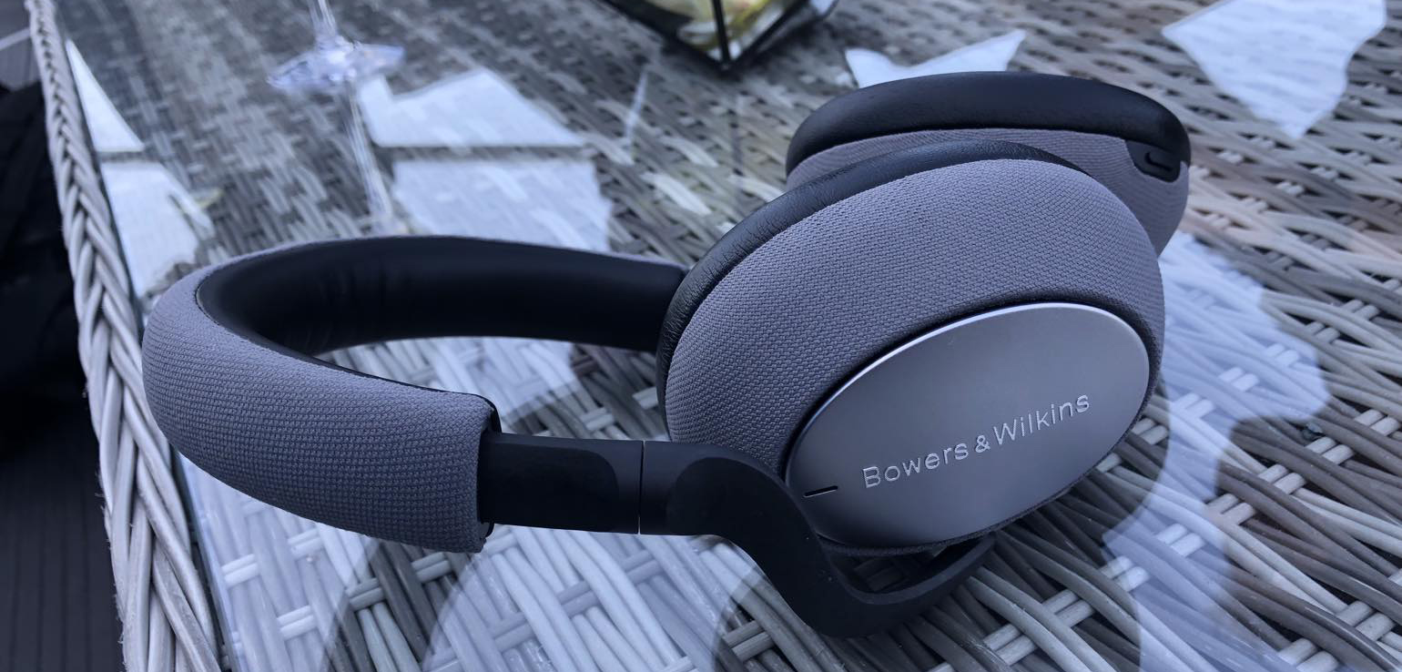 Bowers and Wilkins PX7